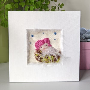 Carte brodée à la main , Broderie main 3D, Petite Fille