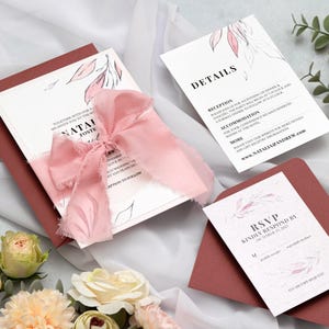 Aquarel trouwkaarten met lint, bloemen trouwkaarten, trouwkaarten set met RSVP, roségouden trouwkaarten