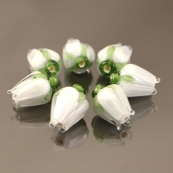 Weiße Lampwork Rose Knospen handgemachte Glasperlen Blumenperlen Miniatur Blume Handwerker Perlen Perle Garten Hochzeit Dekor Schmuckherstellung diy