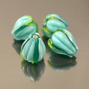 Lampwork flower bead green emerald glass bud bead leaf spring floral handmade glass bead mint flower artisan lampwork verdant jewelry making