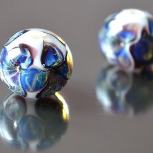 Round lampwork beads, handmade round beads, blue flower white bead