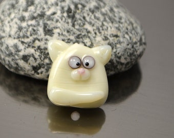 White lampwork cat beads, Kitty charm, Glass cat pendant, Kitty party, White animal, Cat focal beads