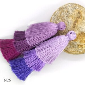 Lavendel altviool gelaagde kwasten, paarse kwasten, inktpaarse gelaagde kwasten, fuchsia gelaagde kwasten, drievoudige kwasten, drievoudige oorbellen, groothandel