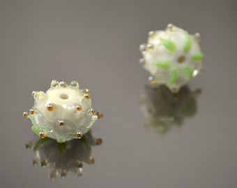 Flower beads, Handmade flower lampwork beads, Lampwork flower, Glass flower beads, Artisan lampwork beads, Floral Lampwork, white