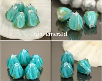 Emerald flower bud beads, Lampwork Floral bead, Green lampwork flower, 12mm flower beads, Artisan lampwork, Beads for making jewelry