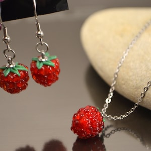 Conjunto de joyas de frutos rojos, joyas de lampwork, pendientes de frutos rojos, colgante de frutos rojos, joyas para niños, joyas de frutos rojos, pendientes de frambuesa, joyas de frutos rojos