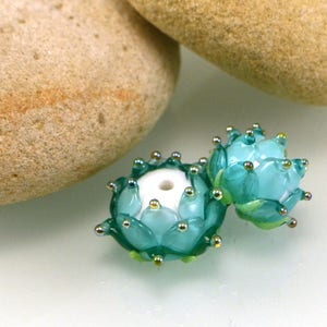 Lampwork flower beads, Floral lampwork, Green handmade flower lampwork beads, green jewelry, Glass flower, Flower Emerald silver gold bead