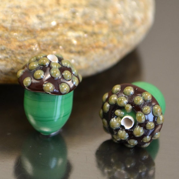 Green Acorn beads, Forest lampwork beads, Artisan lampwork, Lampwork acorn, glass acorn, green forest beads, Handmade lampwork