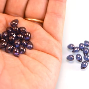 5 x 7 mm Violette Lustred Teardrop Perlen 25 Stück, Tschechische Glasperlen, Tschechische Tropfen Perlen, Tschechische Teardrop Perlen