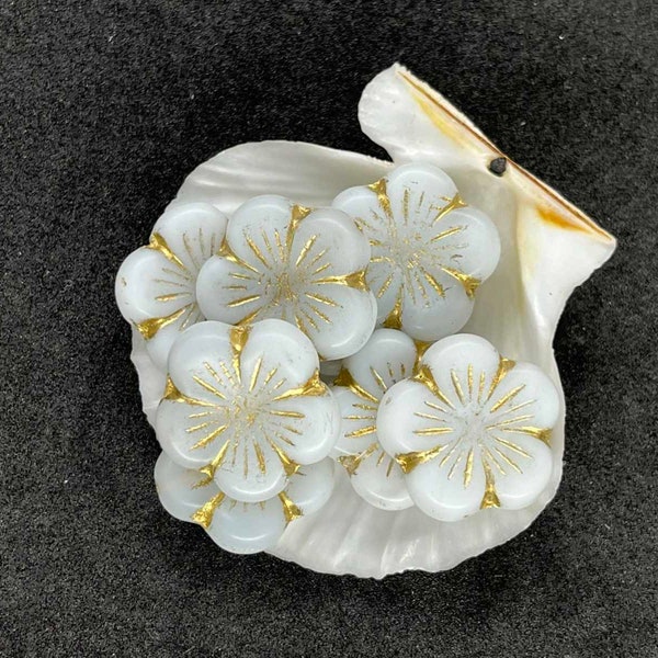 White Hibiscus Czech Flower beads 20mm (2pcs), White flower beads, Beads for jewelry, DIY jewelry supplies, Jewelry findings
