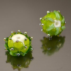 Peridot green glass flower beads, Artisan lampwork beads, Spring green, Light green, Beads for jewelry, DIY jewelry supply Floral lampwork