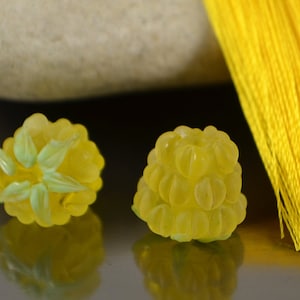 Yellow frosted berry beads, Glass berry beads, Lampwork berries, Berry jewelry making, Glass berries