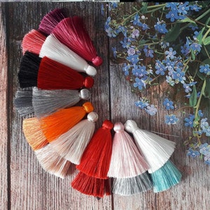 Doppelte abgestufte Quasten 2stk, bunte geschichtete Quasten, Quasten für Ohrringe, Quastenschmuck, Ombre Quasten, Mala Quaste, Quastenanhänger