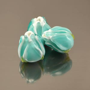 Emerald Lampwork handmade flower beads Floral glass jewelry making artisan beads glass green leaf spring garden fresh virid summer sra