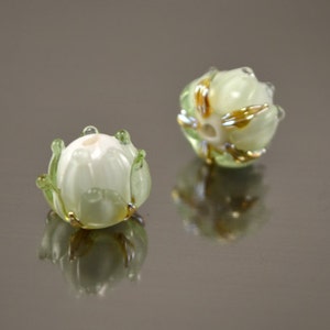 Glass Lampwork beads  Flower lampwork beads, buds lampwork beads, lampwork glass beads, artisan lampwork beads, transparent light green bead