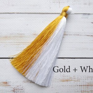 Borlas brancas e douradas, casamento em ouro branco, aniversário em ouro branco, borlas para convites, borlas de seda, borlas de decoração, chá de panela, ATACADO
