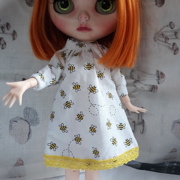 Blythe doll dress, Blythe doll clothes, BJD doll dress, doll dress, doll clothing, bee print Blythe dress,  Also fits the 1/6 scale, doll,