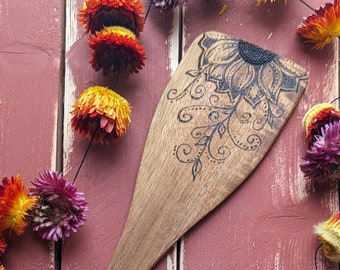 Sunflower and vines acacia wood spatula | kitchen decor | functional art | hostess gift | stocking stuffer | made in Alberta | Valentine's