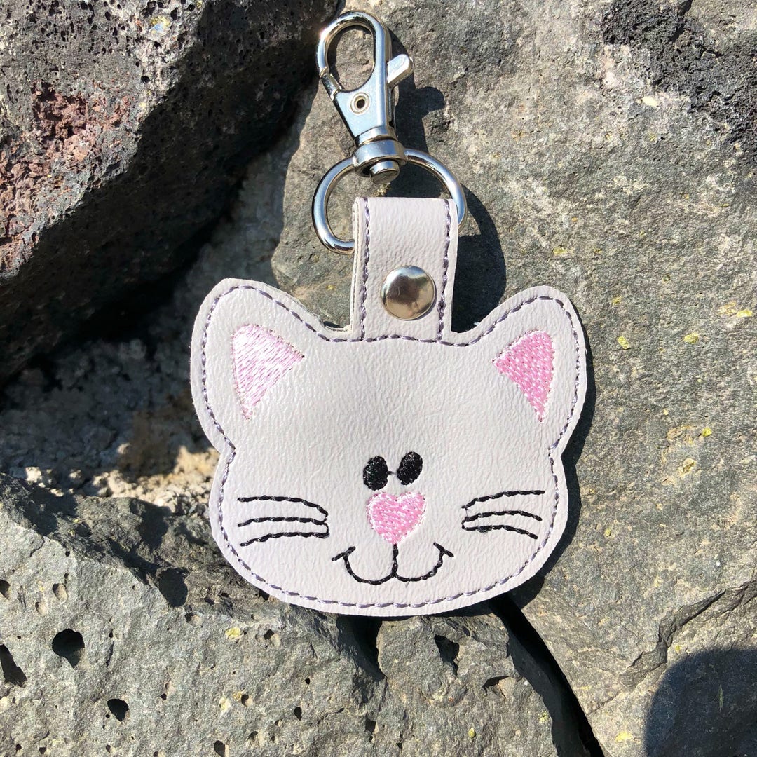 Mikovivi Schwarze Katze Schlüsselanhänger - Gruseliges Kätzchen Design