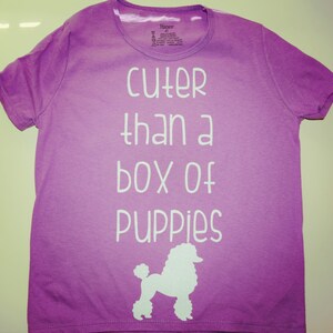 Netter als eine Kiste mit Welpen Jugend T-Shirt