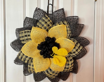 Poly burlap flower, summer flower, bumblebee flower, bee flower, front door decor, screen door wreath