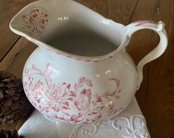 Toilet jug in pink earthenware, Azalée decor, Creil and Montereau manufacturer, Creil Montereau toilet jug, Azalée model
