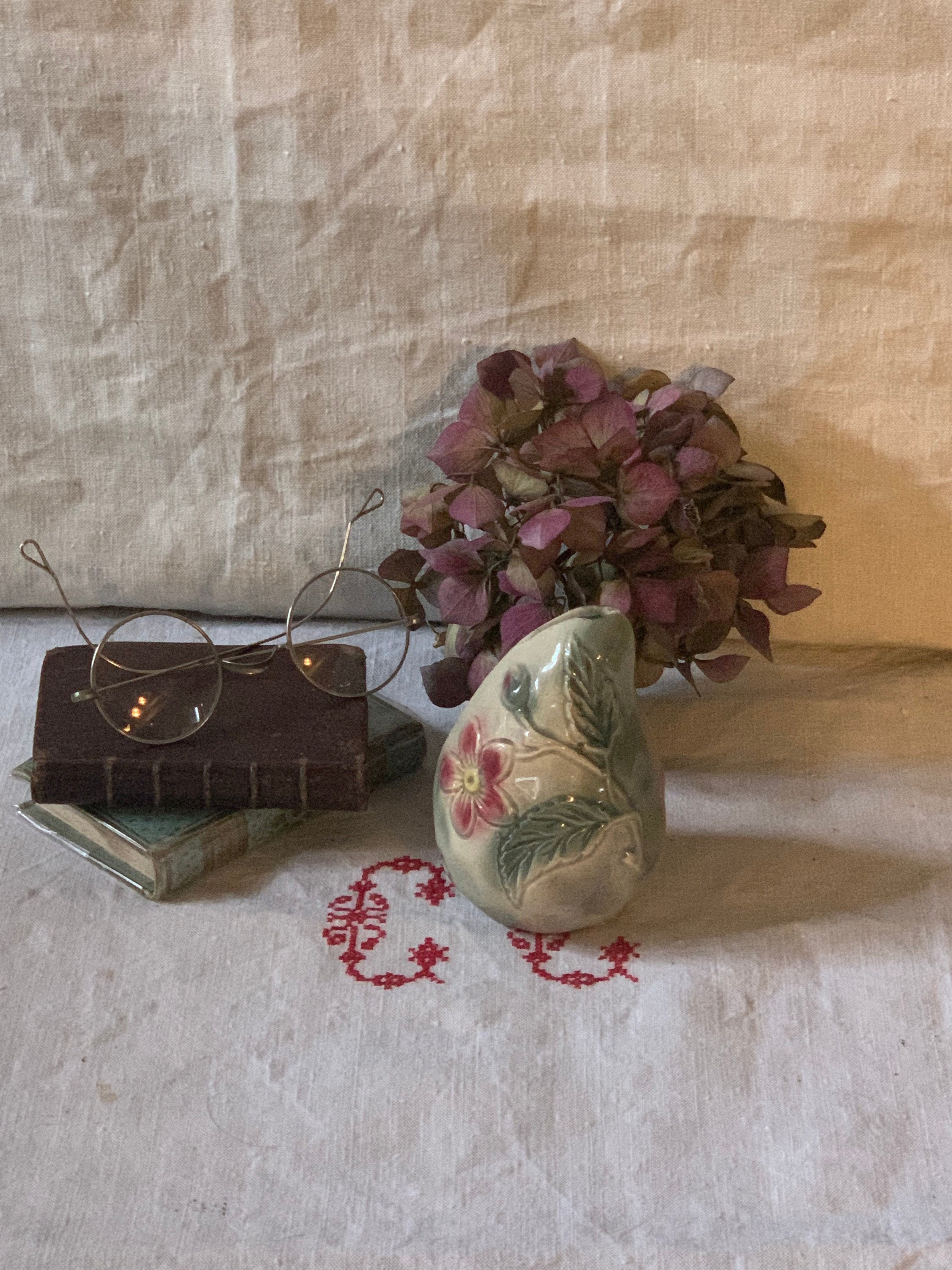 Tirelire Cassante en Barbotine Au Décor Floral , Piggy Bank, Breaking Piggy Bank, Slip, Barbotine, D