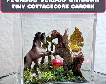 Diorama de cristal de Pegaso y Unicornio: Escena de fantasía en miniatura con musgo, decoración de estantería de estilo Fairycore, criaturas míticas brillantes, regalo de altar de bolsillo
