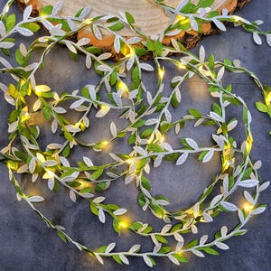 Green & Silver Leaf Fairy Lights - Rustic Wedding Table Decor Garland - Farmhouse Christmas LED String Lights - Festive Holiday Home Decor