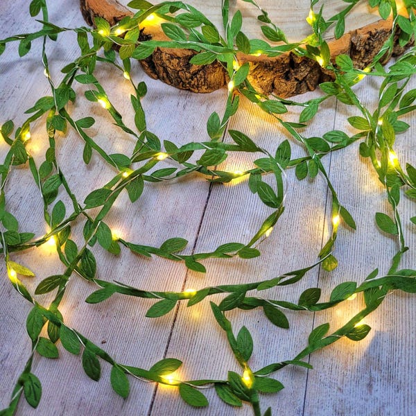 Guirnalda de luces de hadas con hojas verdes - Iluminación rústica para mesas de boda - Guirnalda de luces estilo boho para recepción - Decoración para despedida de soltera con temática de bosque