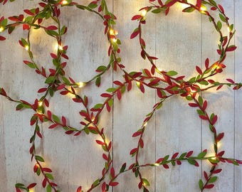 Guirlande lumineuse bordeaux et feuilles vertes - guirlande de table de Noël Cottagecore - guirlande lumineuse pour décoration d'intérieur, vacances festives