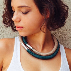 Moderne Halskette, grüne moderne Halskette, dunkelgrün Halskette, grüne Seil Halskette, Trending Halskette, Teal Grün Halskette, Seil Schmuck