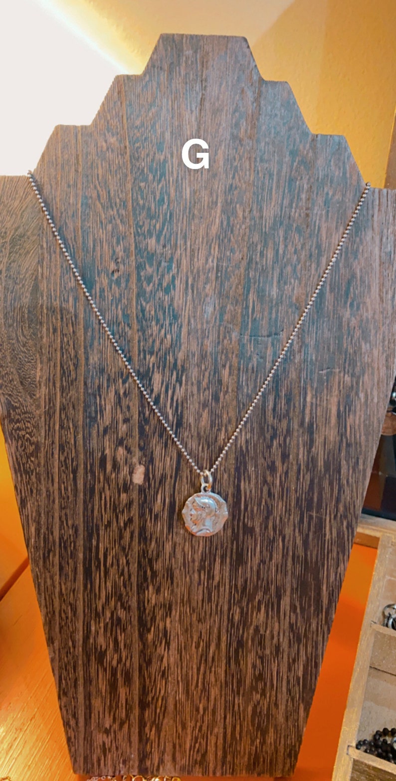 Various layering chain necklaces