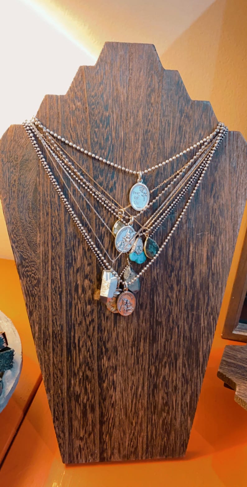 Various layering chain necklaces