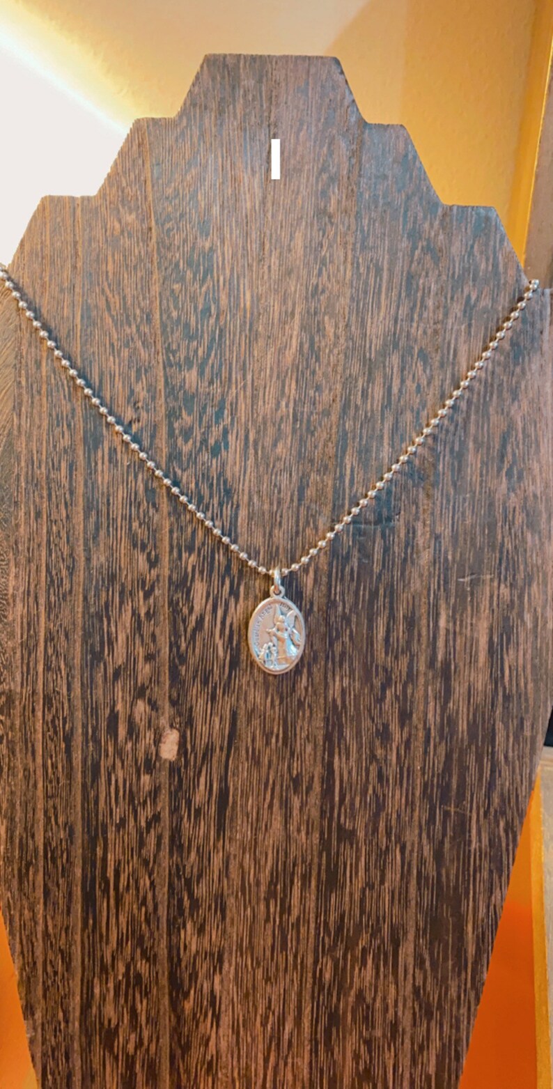 Various layering chain necklaces
