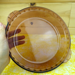 Pyrex 9-1/2&quot; Pie Dish, Cranberry Red, #229