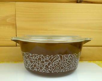 Pyrex 1.5-Liter Covered Casserole, Woodland, #474, Alternate Background Color, 1980s