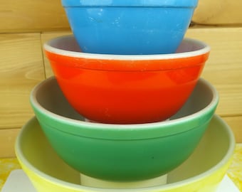 4-Bowl Pyrex Mixing Bowl Set, Primary Colors, Blue, Red, Green, Yellow, 1940s, No Model #, No Capacity