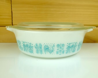 Pyrex 1-Pint Casserole Set with Glass Cover, Turquoise Butterprint, #471, 1950s, 1960s