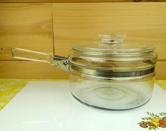 Pyrex 2-1/2-Quart Flameware Saucepan with Cover, #6325, 1940s