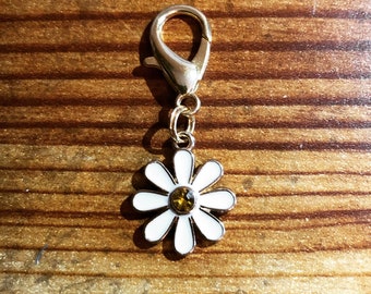 Daisy with Bling Center Charm