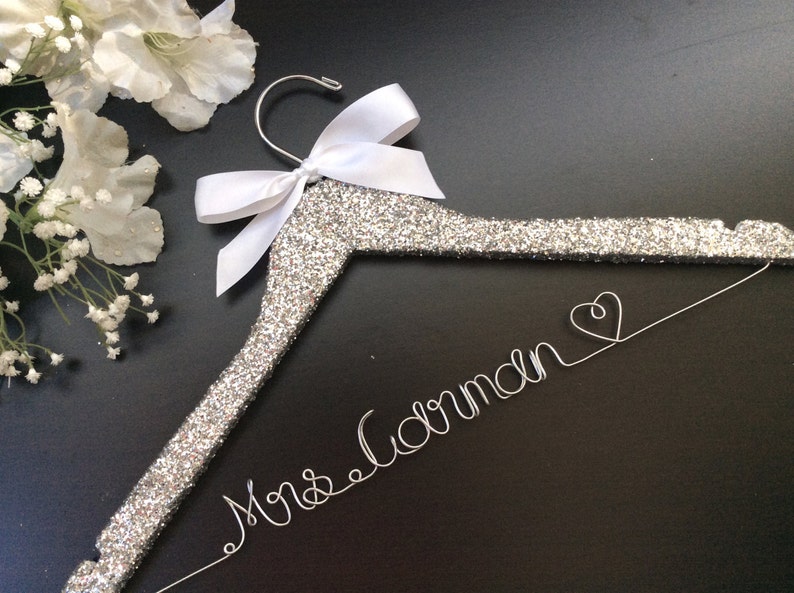 Glitter Custom Wedding Hanger, Bridal hanger, Personalized Wedding Hanger,Bride's Gift,Bridesmaid Hang,Mrs Hanger,wedding shower gift Bild 7