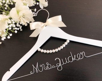 CUSTOM Wedding Hanger with pearl, Bridal Hanger,Personalized wedding Hanger,Bride's Gift,Bridesmaid Hangers,Custom Made Hanger,Mrs Hanger