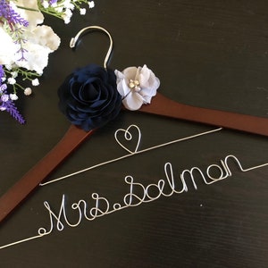 Custom Wedding Hanger with white Flower,Bridal Hanger,Personalized wedding Hanger,Bride's Gift,Custom Made Hanger,Mrs Hanger,Shower Gift