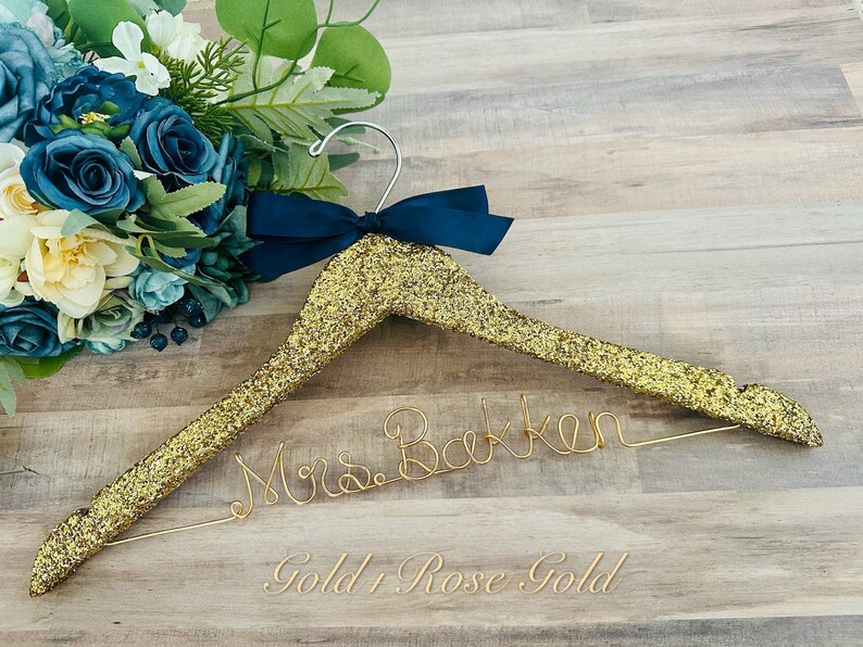 Glitter Custom Wedding Hanger, Bridal hanger, Personalized Wedding Hanger,Bride's Gift,Bridesmaid Hang,Mrs Hanger,wedding shower gift Bild 8