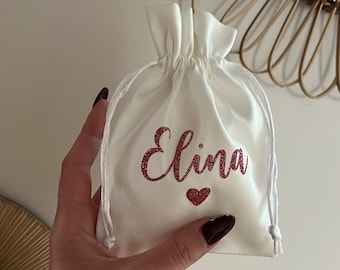 Personalized heart pouch, customizable birth gift pouch, baby first name birth outfit pouch, baptism jewelry pouch