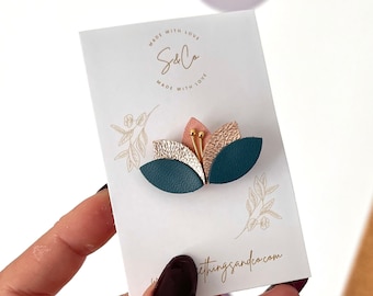 Roségoldene Blumenbrosche | Entengrüne Brosche | minimalistischer Schmuck | Muttertagsgeschenk | Geschenk zum Oma-Tag | Weihnachtsgeschenk für sie