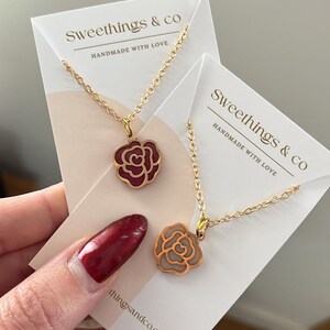Gold rose flower necklace | Wedding witness gift | Marriage proposal | Godmother jewelry Personalized rose gold pouch | Friend's birthday