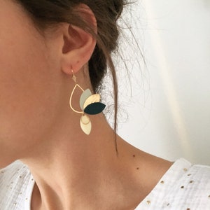 Boucles d'oreilles bohème chic JASMINE bijoux minimaliste Bijou floral Bijoux Doré et bleu canard Cadeau Noël Bijou mariage image 1