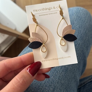 Trendy feminine earrings | Leather jewelry with rose gold flower petals | Women's wedding accessory | Birthday gift | Boho chic